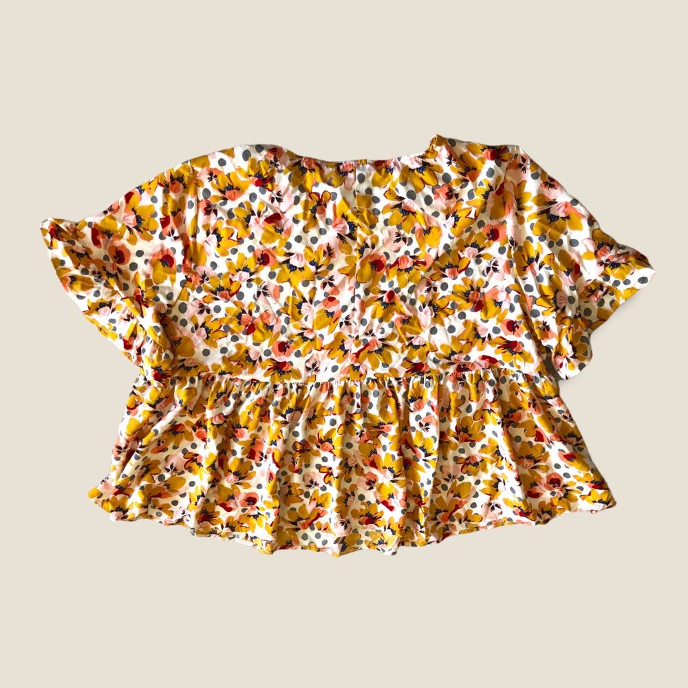 SHEIN Cream Toned Ruffle Cuff Floral Peplum Top size 4XL - Picture 6 of 6